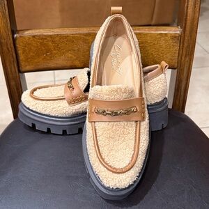 Circus NY by Sam Edelman Pierre Cozy faux shearling lug-sole loafer size 9.5 New